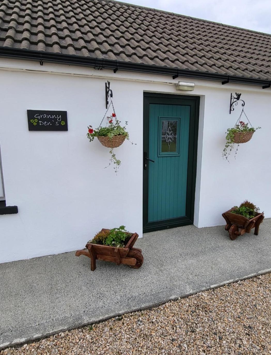 Granny Dens Villa Donegal Town Exterior photo